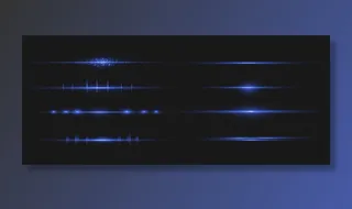 蓝色水平镜头闪光包。激光束，水平光很漂亮轻闪光。黑暗背景上的发光条纹。