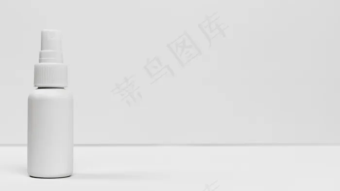 美容瓶喷雾模型样机正面图psd模版下载