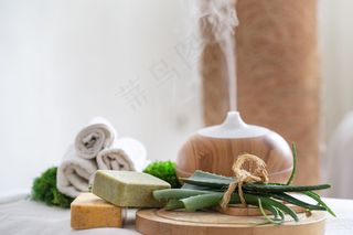 包含芳香疗法和身体护理项目的Spa组合。