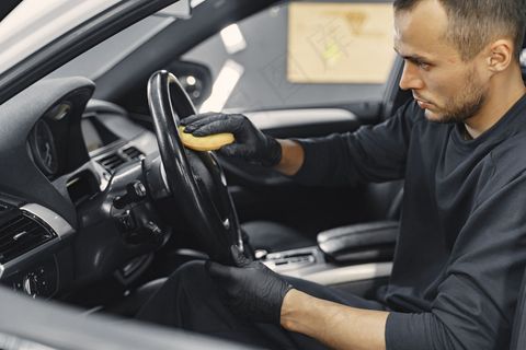 汽车修理厂的汽车修理厂