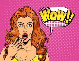 半色调背景下的喜剧惊喜迷人的女孩