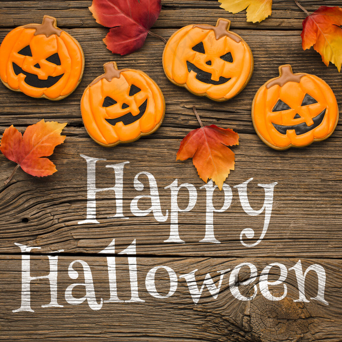 万圣节礼物和树叶模型样机