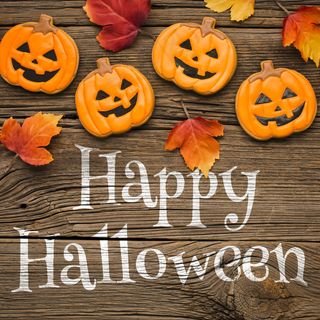 万圣节礼物和树叶模型样机