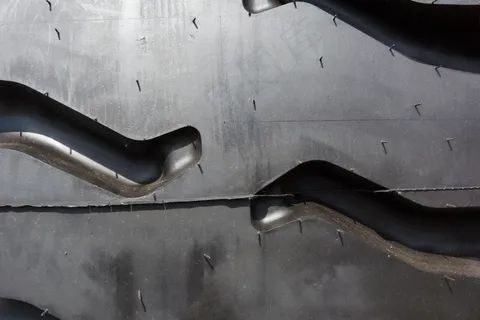 重型卡车橡胶轮胎背景