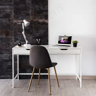 桌上的笔记本电脑模型样机