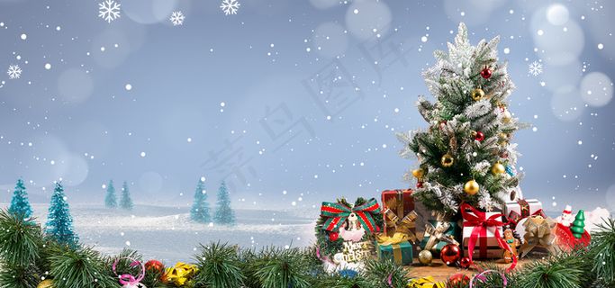 雪地上的圣诞树