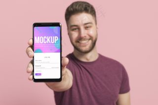 模糊男子展示智能手机数字模型样机