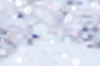 模糊的冬季背景与雪