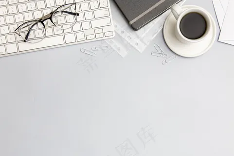 灰色背景下的现代工作空间构图 灰色背景下的现代工作空间构图