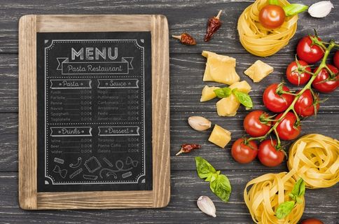 顶视图番茄和意大利面布置图