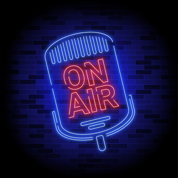 空中蓝色霓虹灯框架