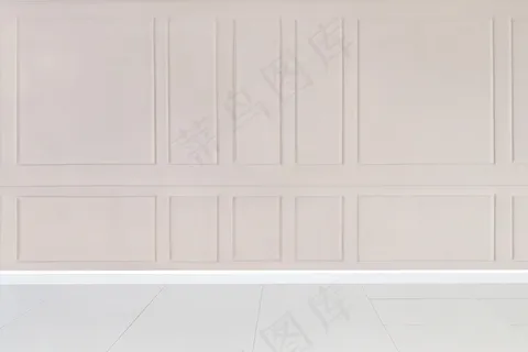 带粉红色图案墙模型样机的空房间