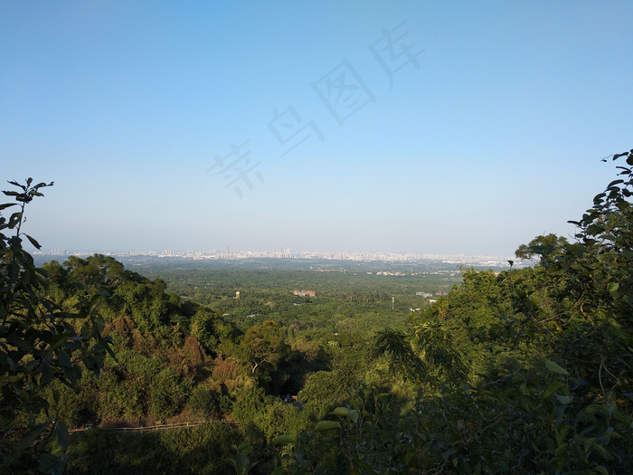 火山口俯瞰海口