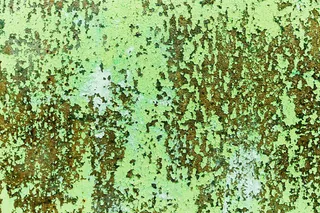 墙上旧漆面开裂