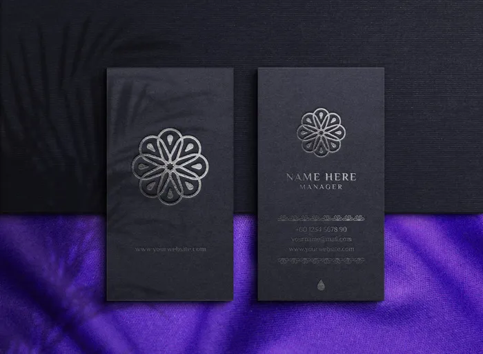 名片上的豪华标志模型样机psd模版下载