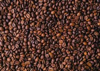 烤新鲜咖啡豆背景-完美的酷墙纸