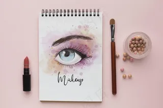 带眼妆概念的笔记本电脑