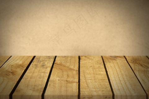 木桌