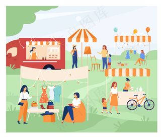 街头季节跳蚤市场的快乐人群