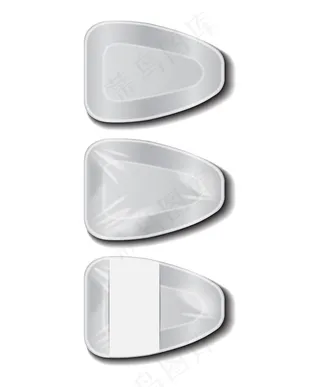 带白色标签的白色食品塑料托盘。泡沫塑料食品储藏室。泡沫餐盒，空盒装食物。俯视图