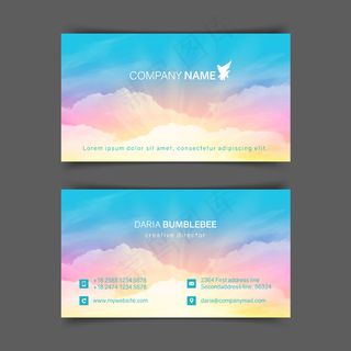 双面水平名片与现实粉蓝色的天空和云。该图像可用于制作名片。