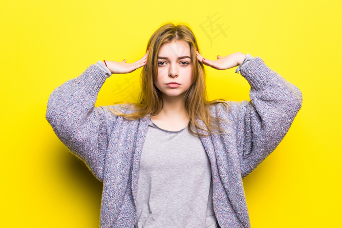 一个可爱的少女的肖像
