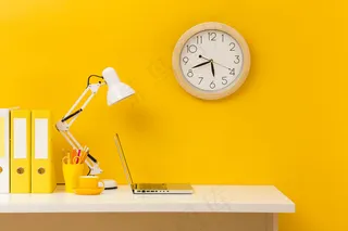 黄色商务台正面图