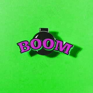 绿色背景上的炸弹隆隆文字