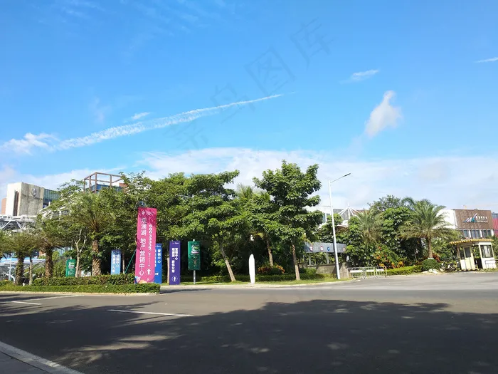 街口的蓝天