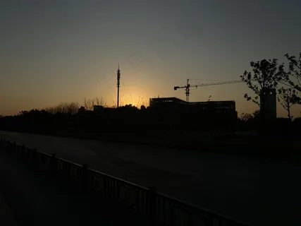 黄昏街景起重机 黄昏街景起重机