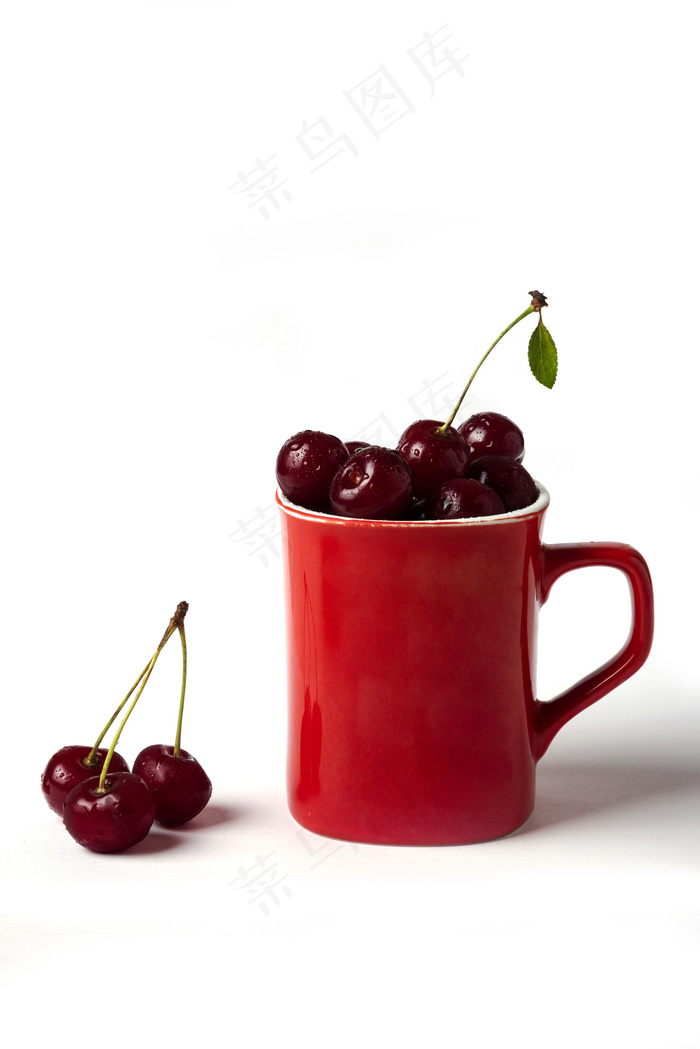 杯子里的红樱桃