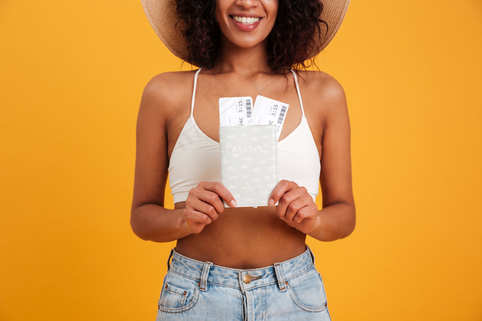 一个微笑的非洲女人的特写肖像