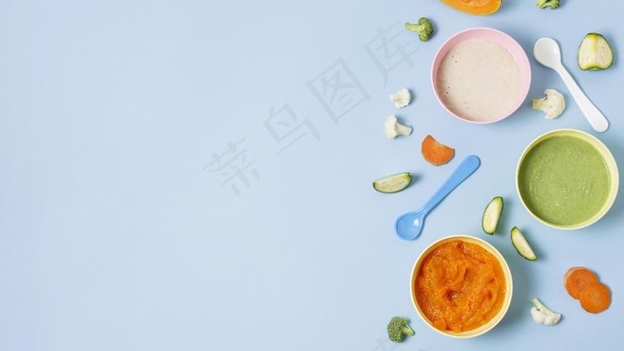 蓝色背景婴儿食品架