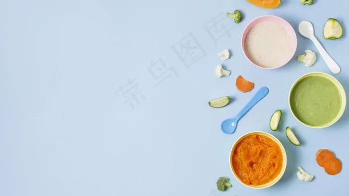 蓝色背景婴儿食品架