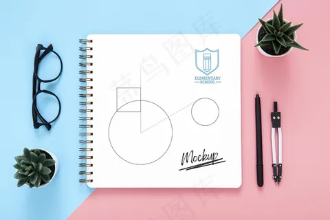 用植物和玻璃将桌面平放