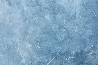 大理石墙面蓝色花纹有裂缝