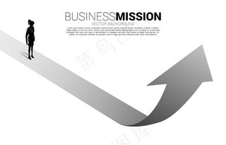 女商人站在向上箭头上的剪影。职业道路概念与创业