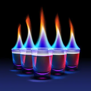 一组燃烧的鸡尾酒镜头，有彩色的火和蓝色，红色的背景光隔离在黑色背景上