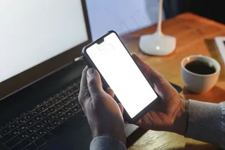 近距离手持手机