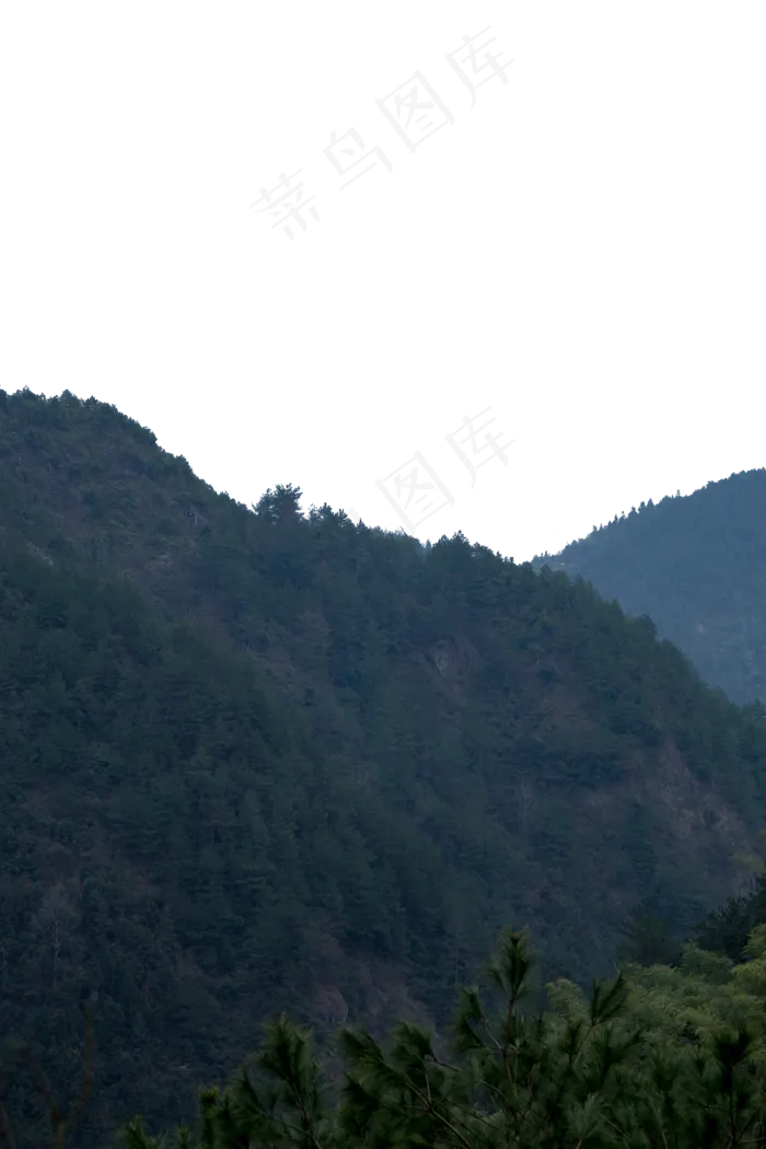 绵延起伏险峻的山峰(1333X2000(DPI:300))psd模版下载