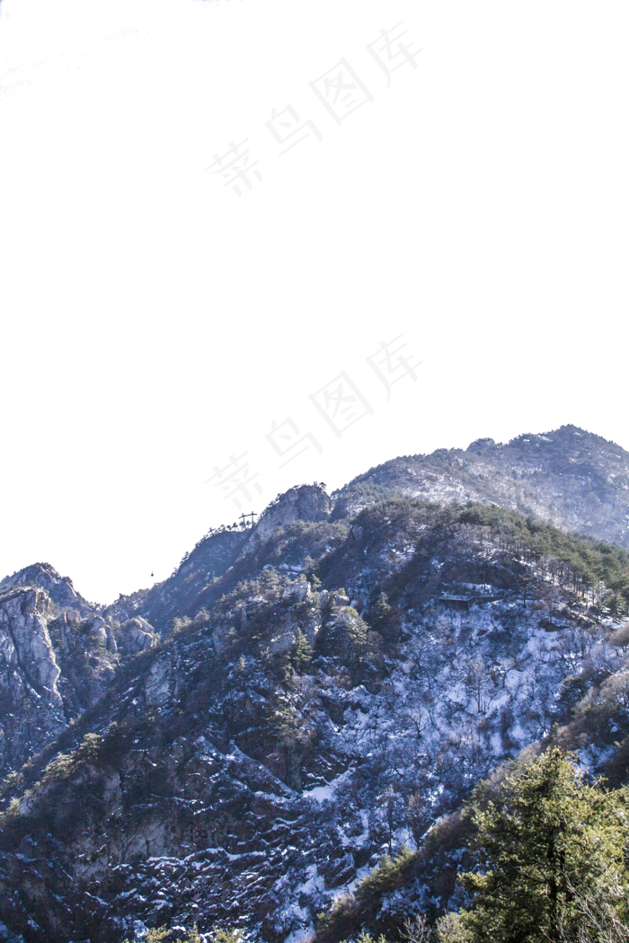 风景秀丽陡峭的山峰