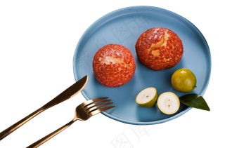 一盘美味新鲜的水果餐包