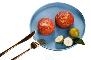 一盘美味新鲜的水果餐包