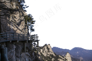 高耸入云陡峭的山峰
