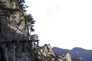 高耸入云陡峭的山峰