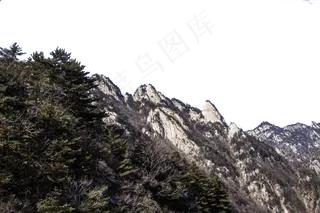 陡峭风景秀丽的山峰