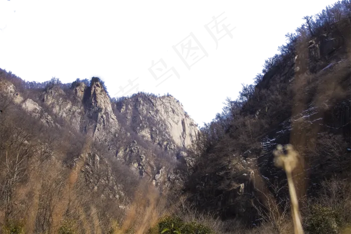 高耸入云陡峭的山峰(2000X1333(DPI:300))psd模版下载