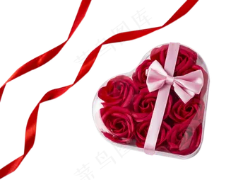 心形玫瑰和丝带
