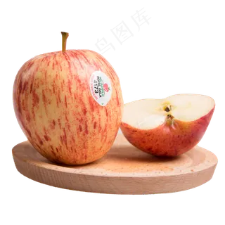 红色条纹苹果切开果核木制圆盘水