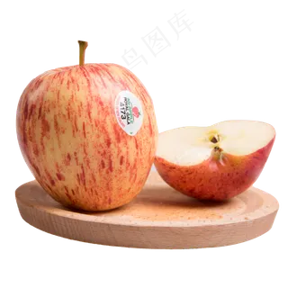 红色条纹苹果切开果核木制圆盘水